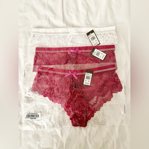 NWT Frederick’s of Hollywood 3 Pack Bundle Caroline Panties in White and Purple - Picture 2 of 5